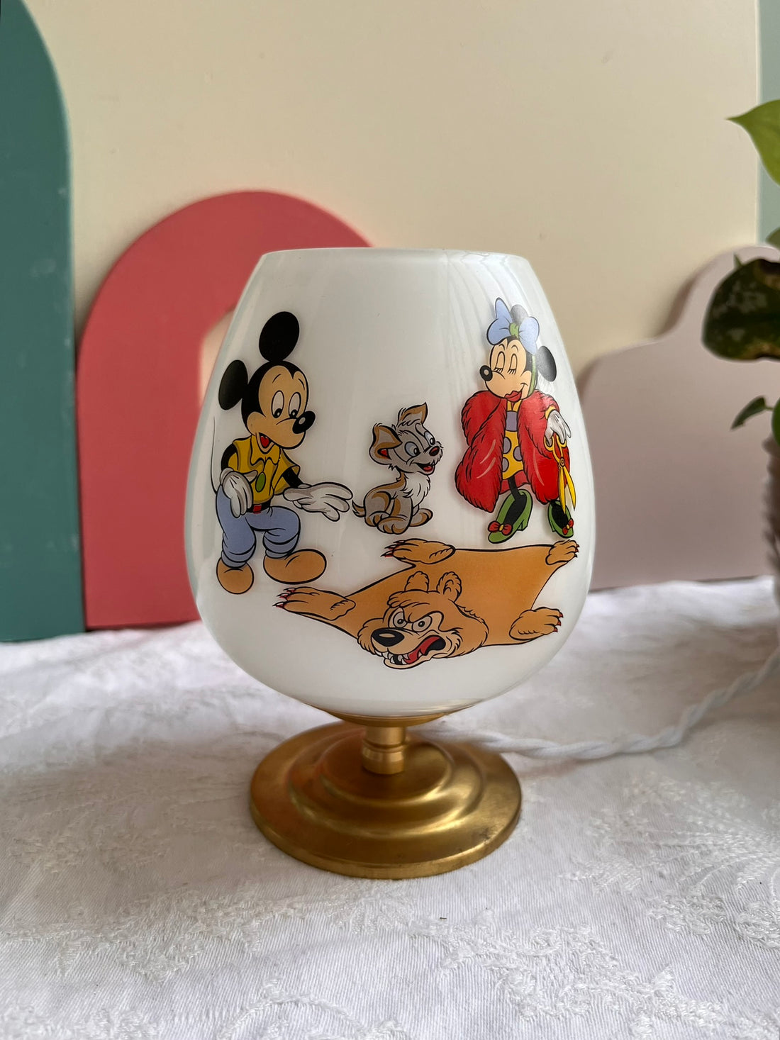 Lampe à poser vintage en opaline Disney- petit modèle Mickey