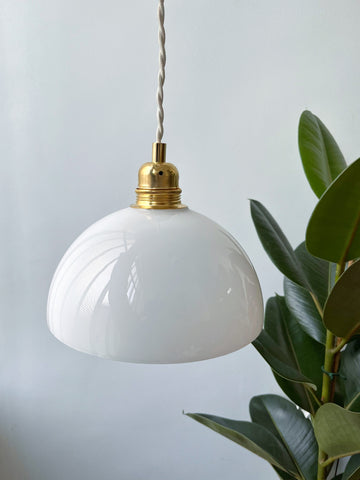 Suspension demi-sphère en verre blanc vintage - modèle Sofia