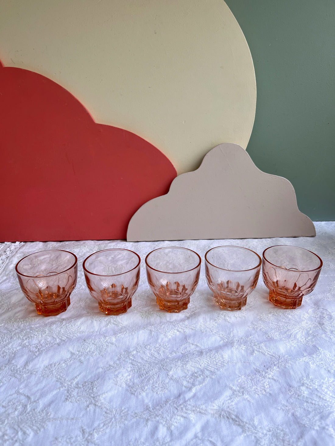 Cinq verres à eau en verre rose art déco vintage- taille 2
