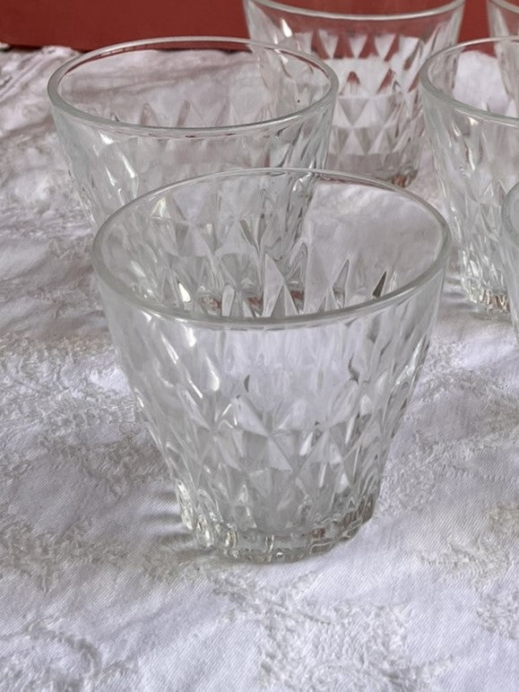 Onze verres à eau Vereco vintage style diamant.