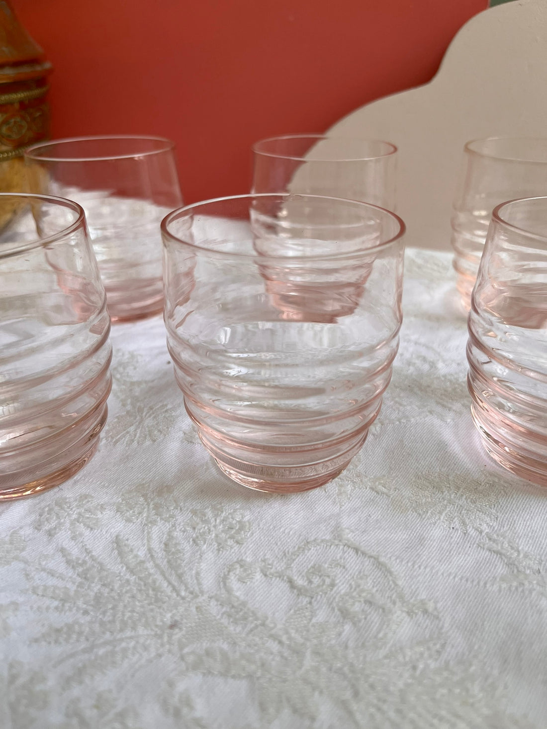6 verres à eau en verre rose pâle vintage