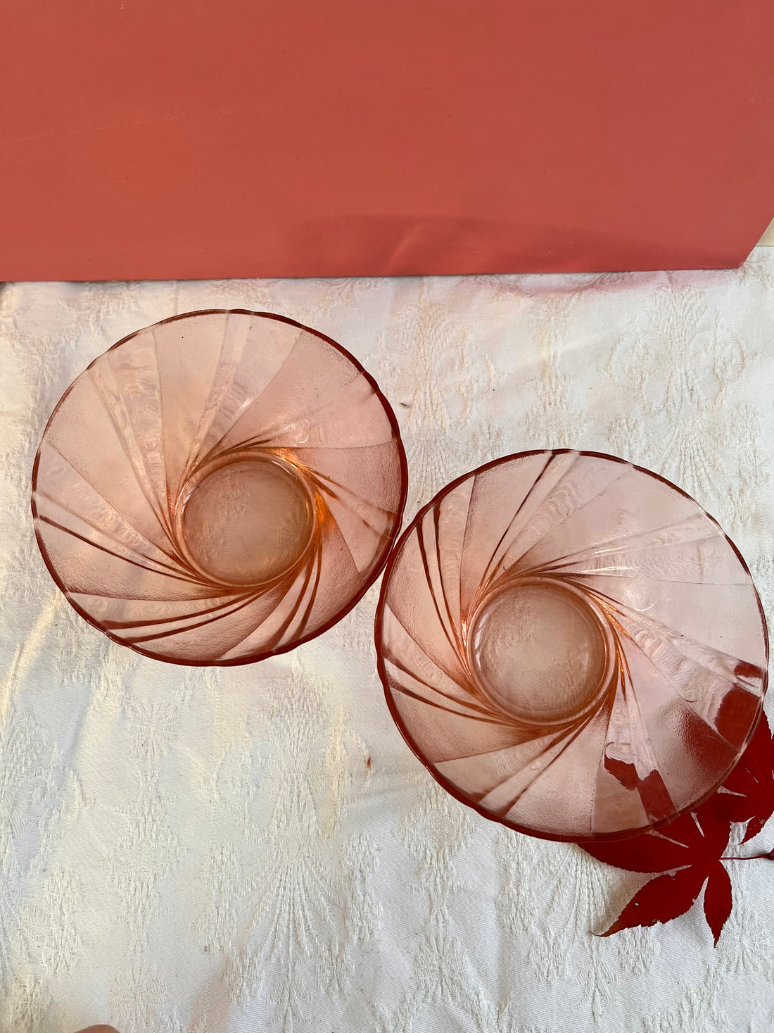 Deux bols vintage en verre rose Vereco