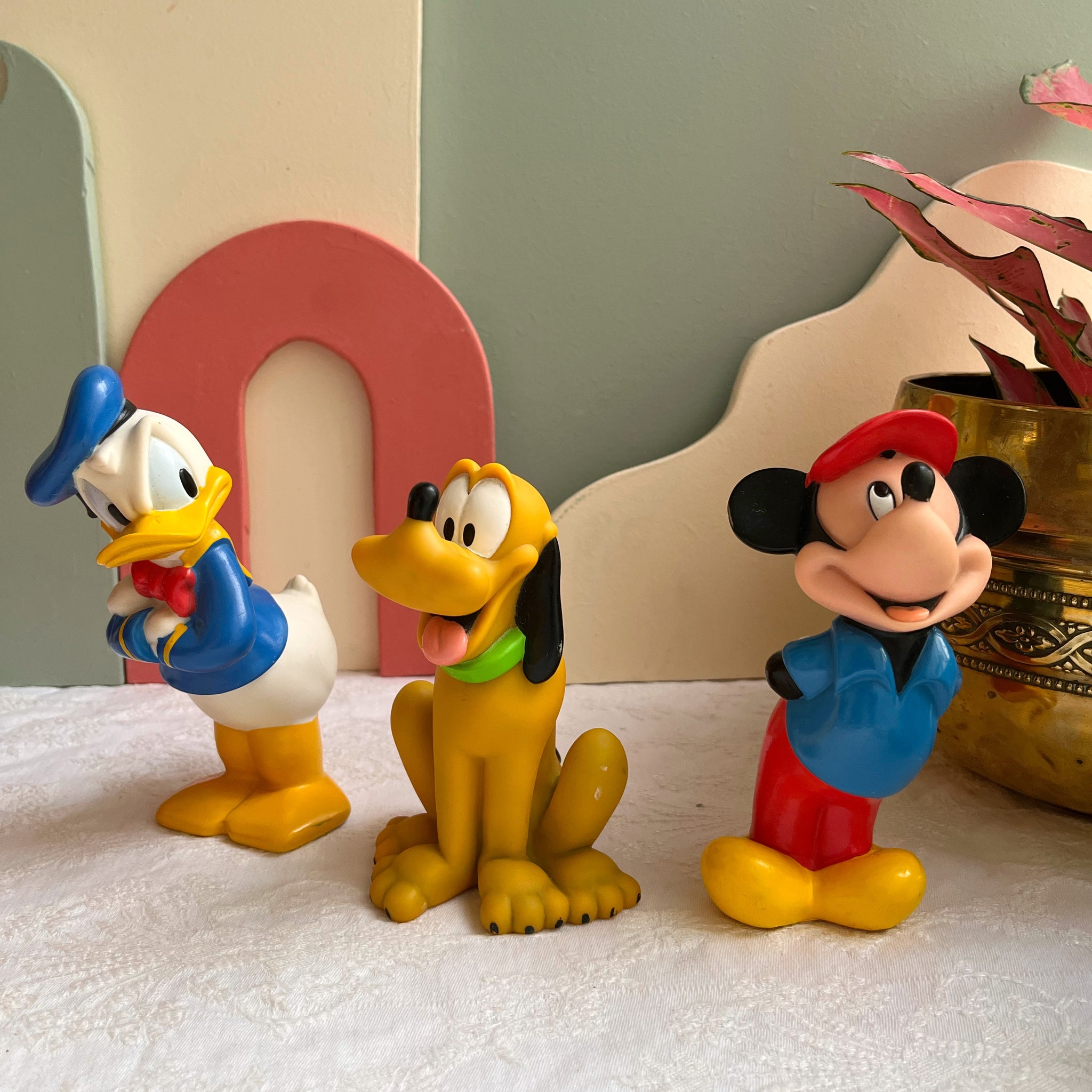 Trois figurines Disney de type "Pouet" vintage