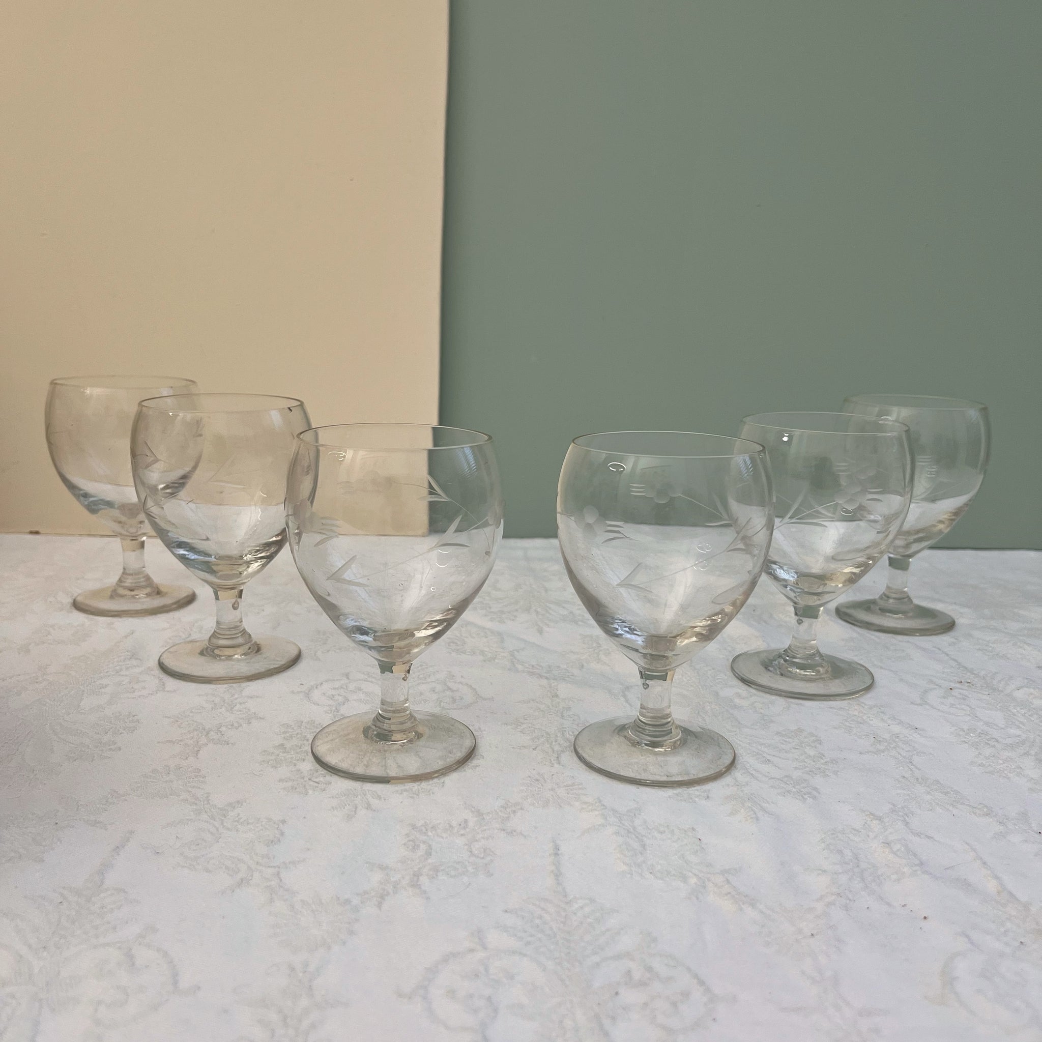 Six verres à vin gravées- Prunille